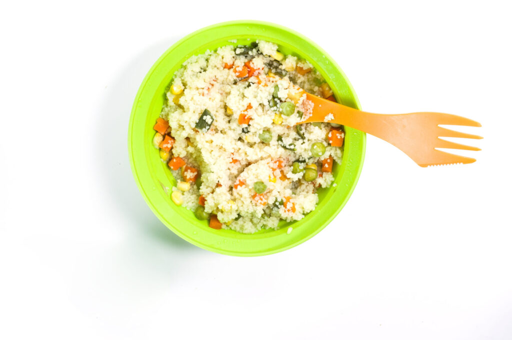 Couscous salad is an ideal dish for a hike! Here are the good reasons why:
Firstly, couscous is packed with nutrients such as protein and dietary fiber. This makes it a great choice for hikers looking to fuel their bodies for the day ahead.
Secondly, couscous is light and easy to store, it ideal to bring along on a long trek.
Finally, because of its versatility, you can personalize your couscous salad with different ingredients according to your taste. Not only is this tasty but also ensures you have all the energy you need to explore the wilderness! 